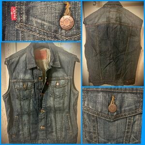 Vintage Levi's Men's Blue Denim Vest